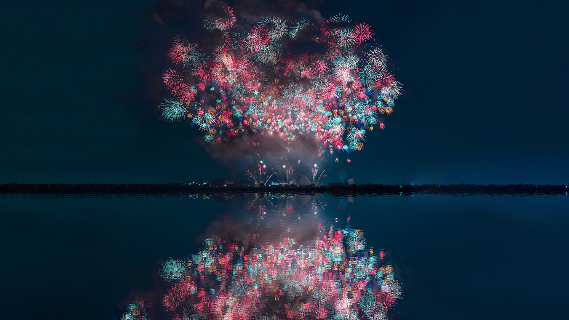 Японский фейерверк Япония фейерверк ночь море  