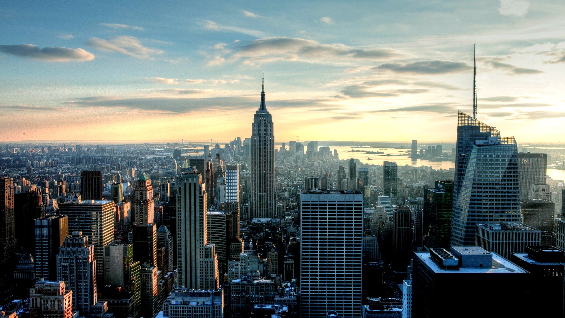 Вид на Эмпайр Стейт Билдинг Нью-Йорк небоскребы закат город  