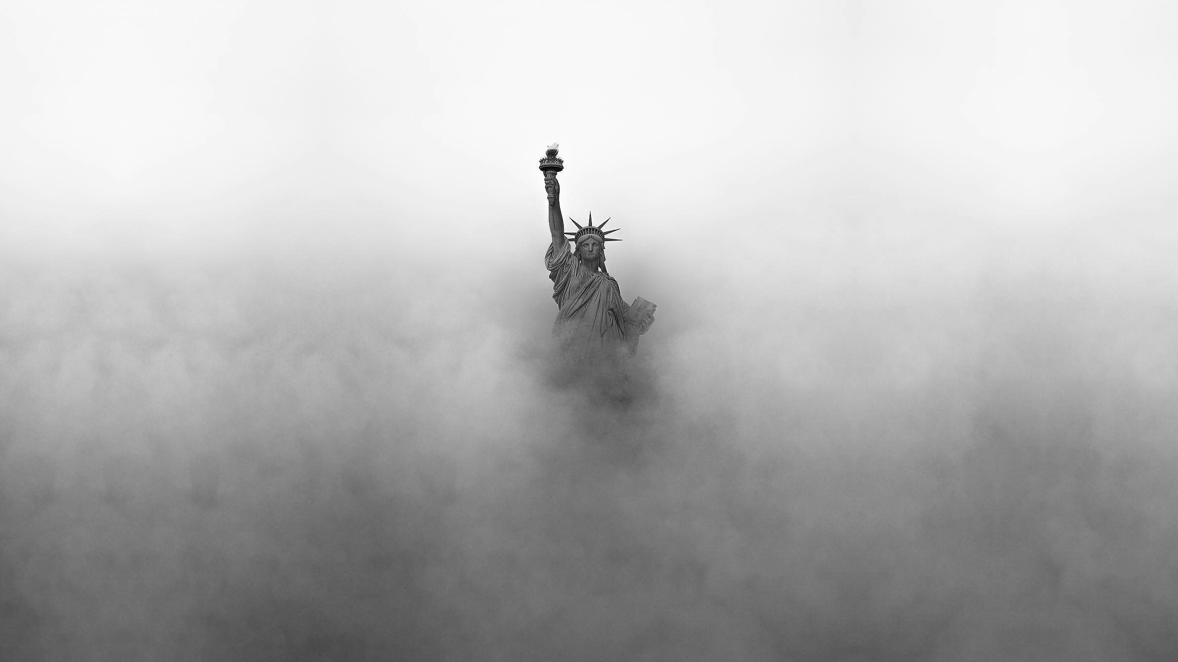 Статуя Свободы туман США  